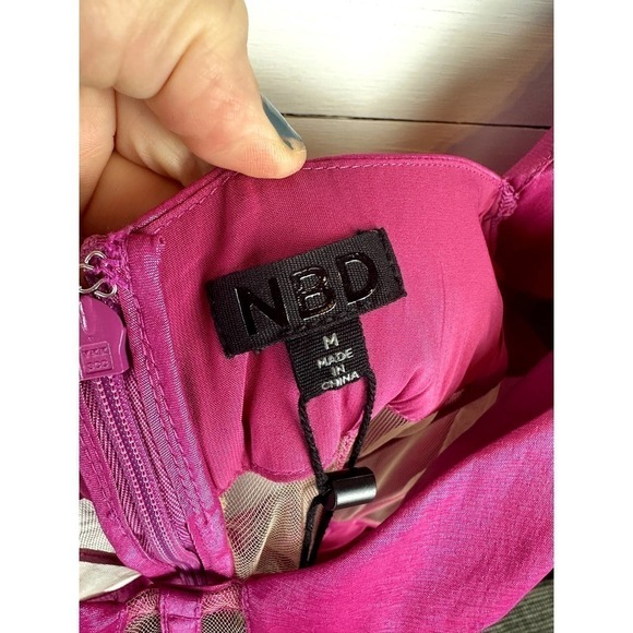 NWT NBD Talulla Mini Dress in Fuchsia sz M (minor flaw) - Picture 6 of 11